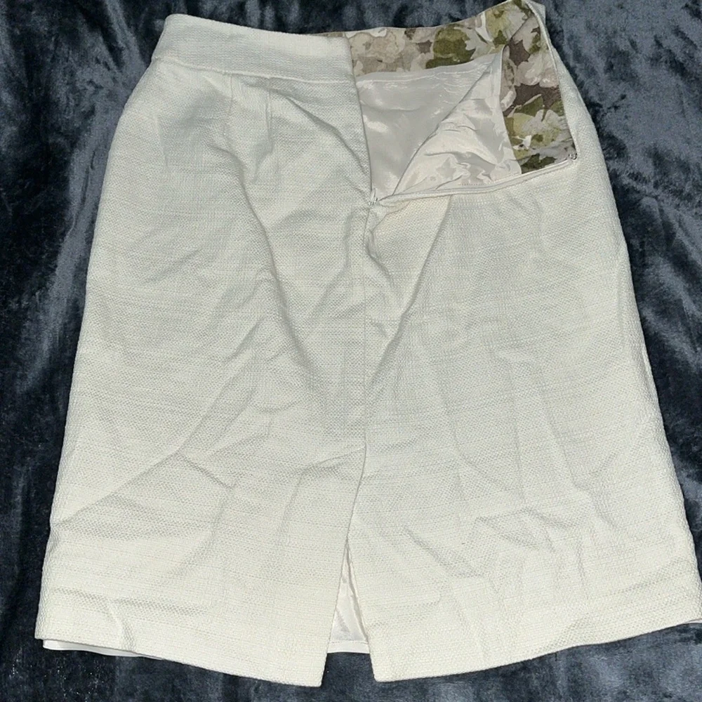 Banana Republic White Pencil Skirt (Size 2) - Picture 2 of 6
